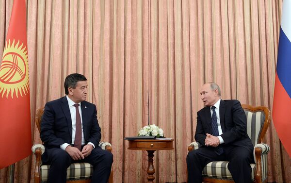 Президент Кыргызстана Сооронбай Жээнбеков встретился с главой России Владимиром Путиным - Sputnik Кыргызстан