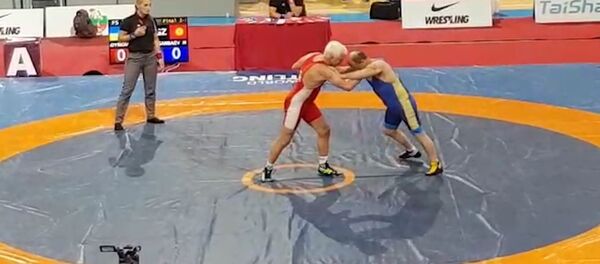 40 секундда жайлады! Мелис Турганбаевдин дүйнө чемпионатындагы кармашынын видеосу - Sputnik Кыргызстан