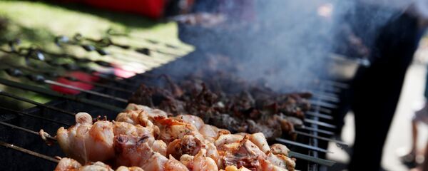 Футбольные болельщики приняли участие в Сабантуе в Самаре Футбольные болельщики приняли участие в Сабантуе в Самаре - Sputnik Кыргызстан