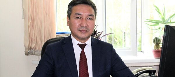 Социалдык фонддун коомчулук менен иш алып баруу башкармалагынын башчысы Жеңишбек Мукамбето - Sputnik Кыргызстан