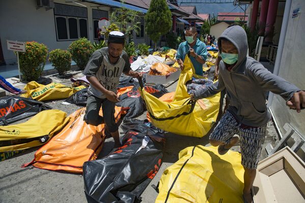 Последствия землетрясения и цунами в городе Палу в Индонезии - Sputnik Кыргызстан