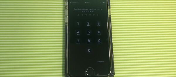 Как взломать iPhone с помощью голосового помощника Siri — видео - Sputnik Кыргызстан