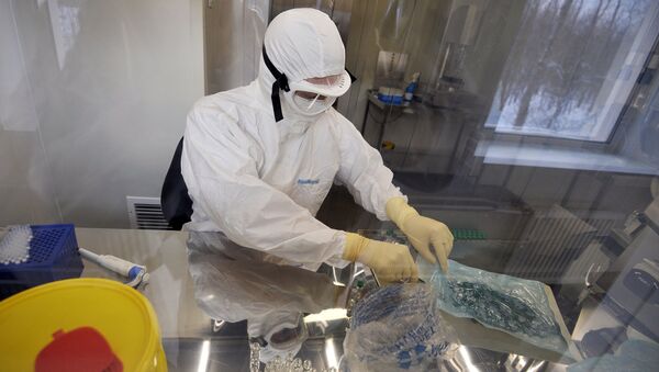Российские медики разработали вакцину против лихорадки Эбола - Sputnik Кыргызстан
