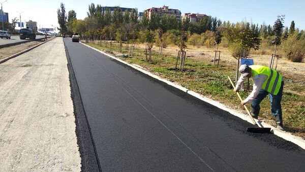Строительство пешеходной и велосипедной дорожек в Бишкеке - Sputnik Кыргызстан