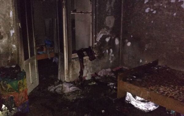 В Оше сгорел дом барачного типа, сообщила пресс-служба Министерства чрезвычайных ситуаций КР. - Sputnik Кыргызстан