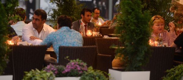 Летние веранды ресторанов и кафе Москвы Летние веранды ресторанов и кафе Москвы - Sputnik Кыргызстан