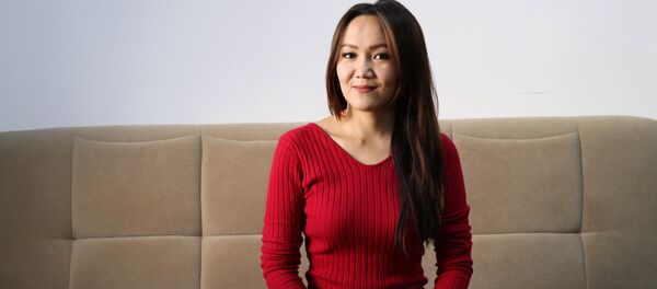 Руководитель операционного управления одного из банков КР Айзада Аманжолова - Sputnik Кыргызстан