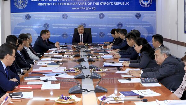 Эрлан Абдылдаевдин министр кезиндеги акыркы жыйыны - Sputnik Кыргызстан
