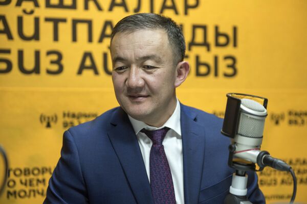 РАЖ лидери Турускулов: Сапар Исаков элди алдап өзү билемдикке барган - Sputnik Кыргызстан