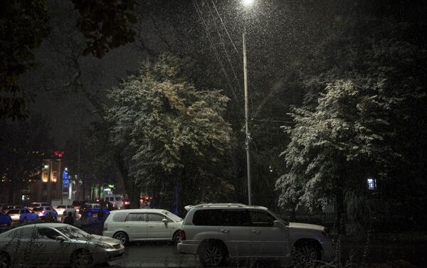 Первый снег выпал в Бишкеке - Sputnik Кыргызстан