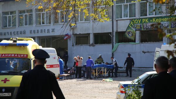 У Политехнического колледжа в Керчи, в котором произошел взрыв. - Sputnik Кыргызстан