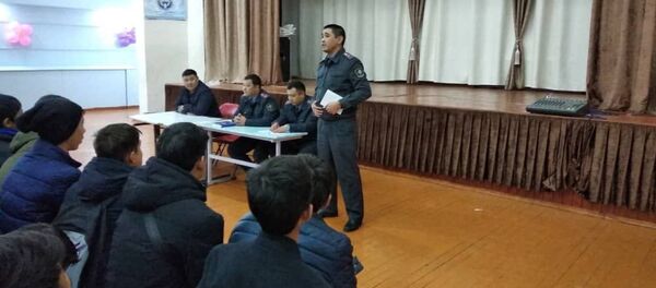 Лекции для учеников 8–11-х классов сотрудниками милиции - Sputnik Кыргызстан