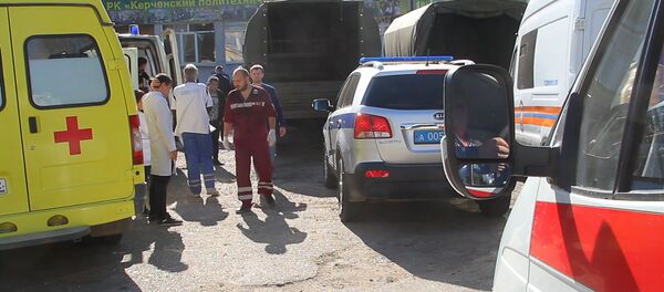 У Политехнического колледжа в Керчи, в котором произошел взрыв. - Sputnik Кыргызстан