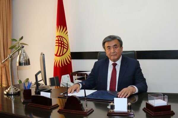 Чрезвычайный и Полномочный посол Кыргызской Республики в Украине Жусупбек Шарипов - Sputnik Кыргызстан