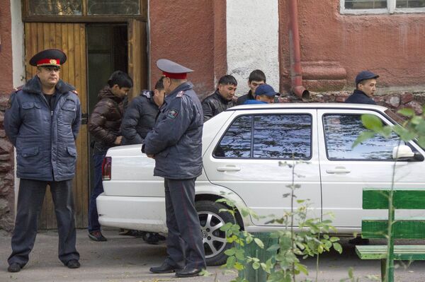 Арест Икрамжана Илмиянова Первомайским райсудом Бишкека Арест Икрамжана Илмиянова Первомайским райсудом Бишкека - Sputnik Кыргызстан