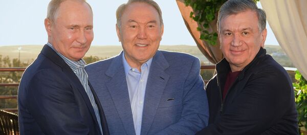 Встреча Назарбаева с президентами России Путиным и Узбекистана Мирзиёевым - Sputnik Кыргызстан