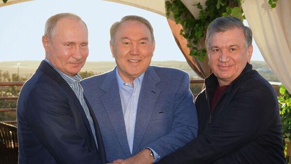 Встреча Назарбаева с президентами России Путиным и Узбекистана Мирзиёевым - Sputnik Кыргызстан