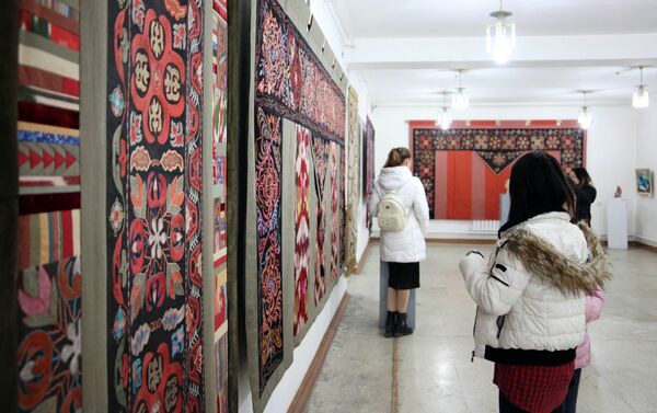 Экспозиция будет работать на протяжении двух недель в Музее изобразительных искусств имени Т. Садыкова. - Sputnik Кыргызстан
