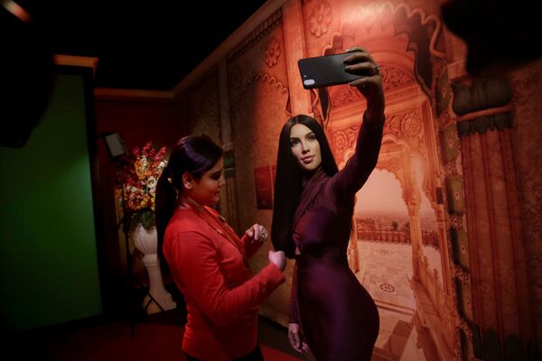 Восковая фигура Ким Кардашьян в музее мадам Тюссо в Нью-Дели, Индия - Sputnik Кыргызстан