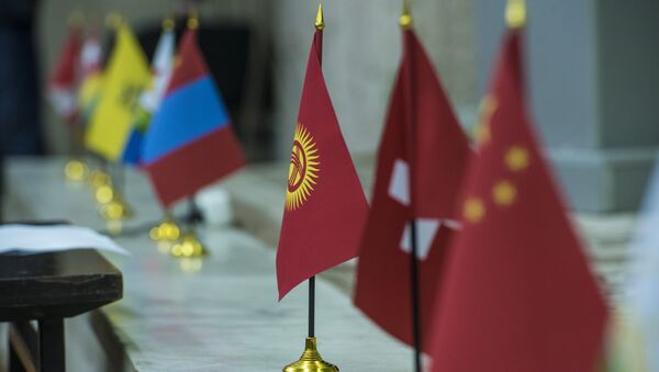 Флаги Кыргызстана и других стран. Архивное фото - Sputnik Кыргызстан