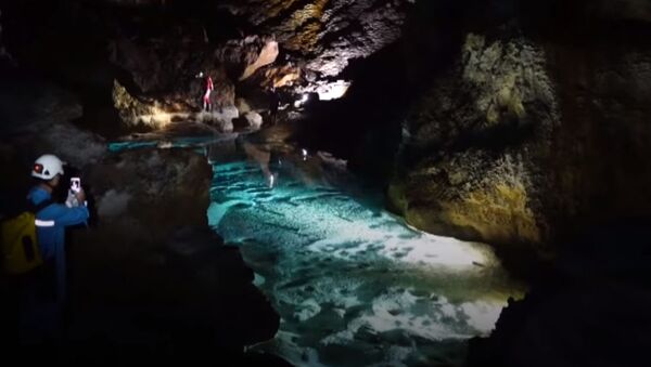 В Китае нашли невероятно красивую пещеру — посмотрите на нее. Видео - Sputnik Кыргызстан