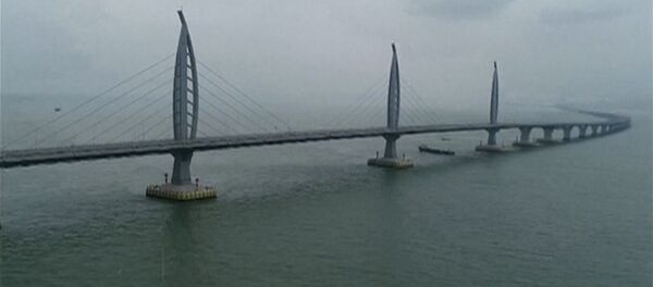 В Китае открыли самый длинный мост в 55 км — видео В Китае открыли самый длинный мост в 55 км — видео - Sputnik Кыргызстан