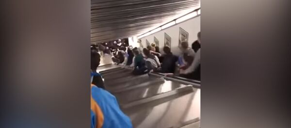Сильная давка во время обрушения эскалатора в Риме попала на видео - Sputnik Кыргызстан