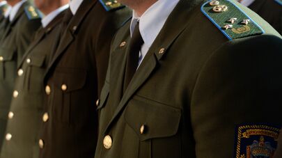 Церемония вручения ключей от квартир новых домов для сотрудников ГКНБ в Нарыне