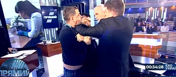 Украинский депутат подрался в прямом эфире. Видео - Sputnik Кыргызстан