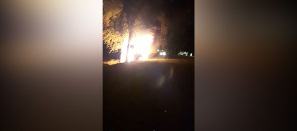 Бишкектен анча алыс эмес жерде автоунаа бакты сүзүп, күйүп кетти. Видео Бишкектен анча алыс эмес жерде автоунаа бакты сүзүп, күйүп кетти. Видео - Sputnik Кыргызстан