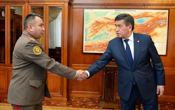 Президент Сооронбай Жээнбеков раскритиковал руководство вооруженных сил - Sputnik Кыргызстан