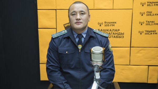 Старший инспектор госэкотехинспекции Медетбек Анарбек уулу - Sputnik Кыргызстан