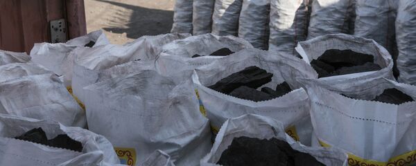 Продажа угля. Архивное фото - Sputnik Кыргызстан