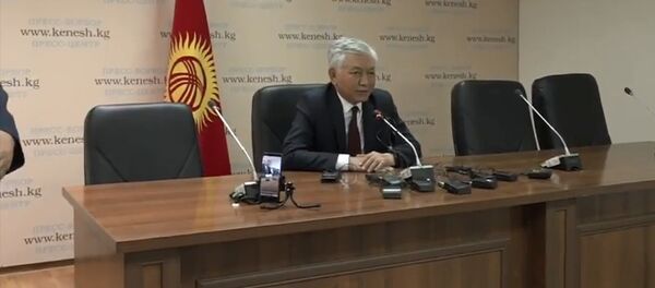 Иса Омуркулов выступает с заявлением — прямая трансляция - Sputnik Кыргызстан