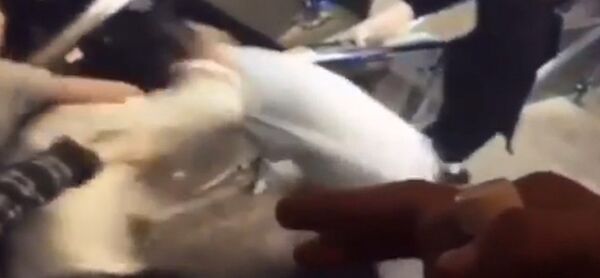 Түнкү клубда каза болгон студенттин мушташы видеого түшүп калган - Sputnik Кыргызстан