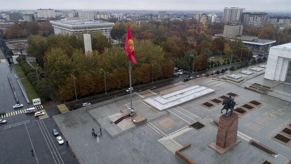 Флагшток на площади Ала-Тоо в центре Бишкека - Sputnik Кыргызстан