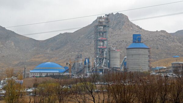 Открытие Араванского цементного завода в Ошской области - Sputnik Кыргызстан
