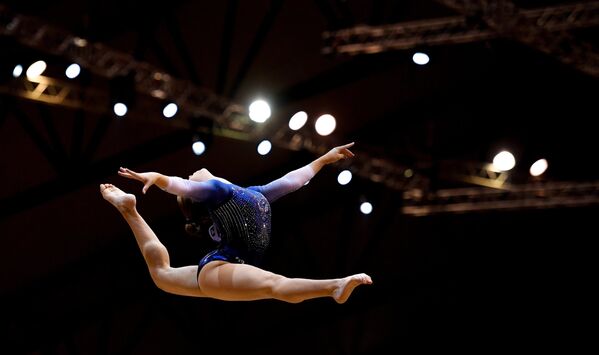 Спортивная гимнастика. Чемпионат мира. Женщины. Командное многоборье - Sputnik Кыргызстан