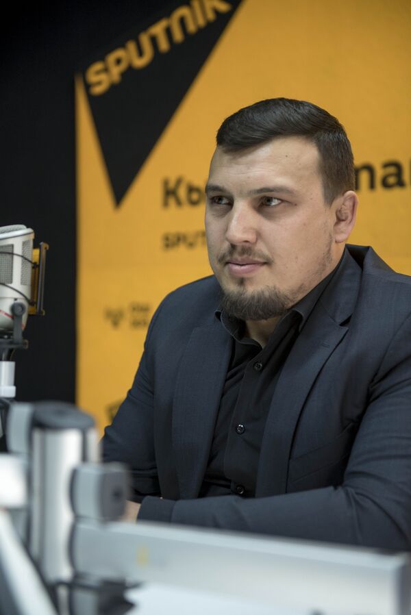 Директор завода по производству гипсокартона Айтмагомед Исмагомбетов - Sputnik Кыргызстан