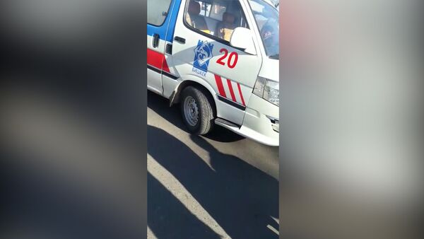 Скорая столкнулась с двумя авто в Бишкеке — видео после ДТП - Sputnik Кыргызстан