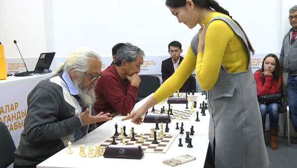 Первый шахматный турнир среди работников СМИ Кыргызстана — видео - Sputnik Кыргызстан