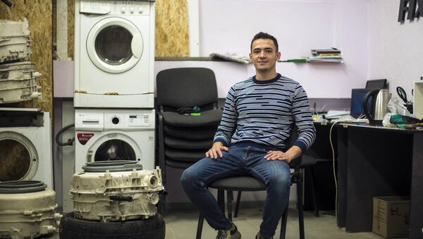 Молодой предприниматель Шухрат Хадыходжаев - Sputnik Кыргызстан