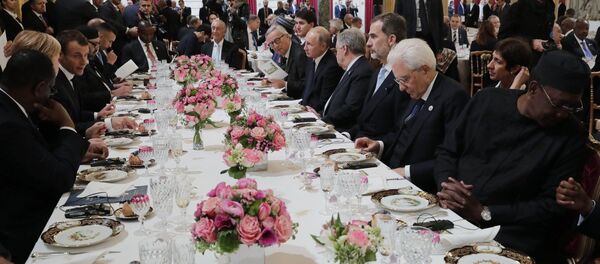 Рабочий визит президента РФ В. Путина во Францию Рабочий визит президента РФ В. Путина во Францию - Sputnik Кыргызстан