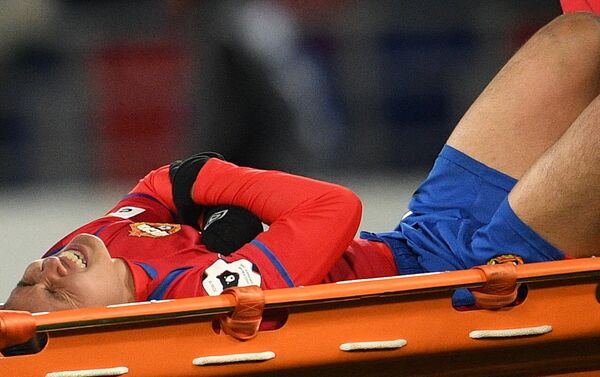 На прошлой неделе футболист получил травму в игре с питерским Зенитом. - Sputnik Кыргызстан