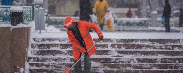 Снегопад в Бишкеке - Sputnik Кыргызстан