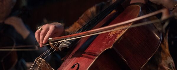 Джузеппе Вердинин Ла Травиата операсынын репетициясында музыкант. Архив - Sputnik Кыргызстан