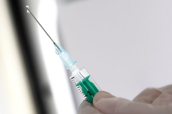 Работа мобильных пунктов вакцинации в Казани - Sputnik Кыргызстан