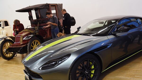 Спортивное купе Aston Martin DB11 на выставке Редкие автомобили в ЦДХ - Sputnik Кыргызстан