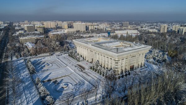 Вид с дрона на здание Жогорку Кенеша. Архивное фото - Sputnik Кыргызстан