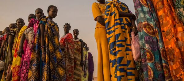 Кезекте турган Судандык кыз-келиндер. Архив Кезекте турган Судандык кыз-келиндер. Архив - Sputnik Кыргызстан